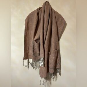 Pretty Persuasions- NWT Scarf with Pockets